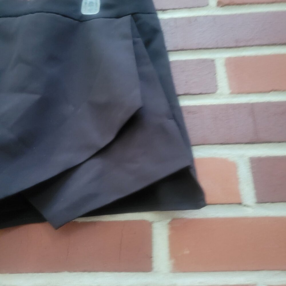 Women's Black Skorts - Hankerchief Hemline - Made by Aqua - Size XS - Picture 4 of 7